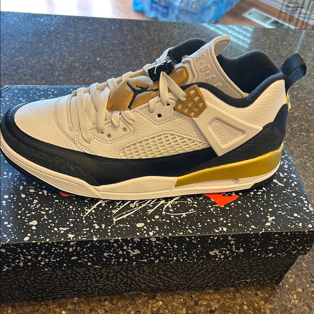Jordan Spizike low Men's Sneakers in White, Black & Gold Accent